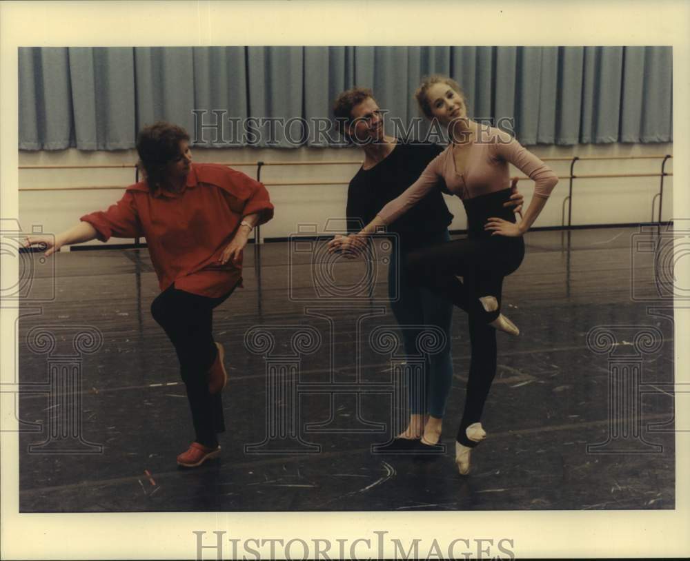 1991 Press Photo Houston Ballet rehearsal of &quot;Solitaire&quot; - hcx27951- Historic Images