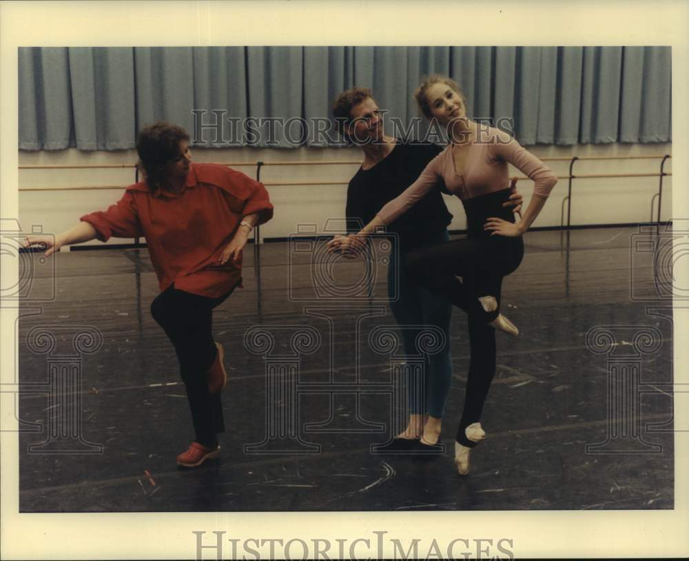 1991 Press Photo Houston Ballet rehearsal of "Solitaire" - hcx27951- Historic Images