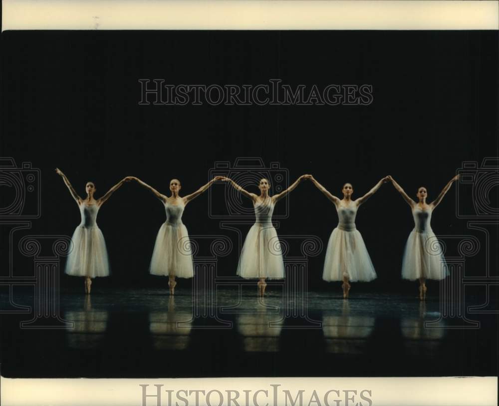 1988 Press Photo Houston Ballet dancers in "Serenade" - hcx28994