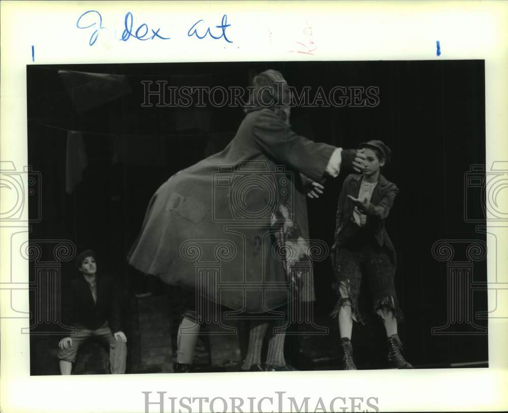 1988 Press Photo Theater Under The Stars performers rehearse OliverÂ in Houston- Historic Images