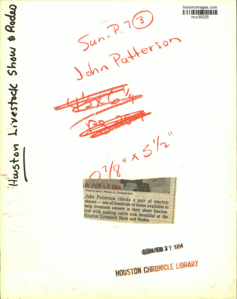 1984 Press Photo John Patterson Checks Shears at Houston Livestock Show & Rodeo