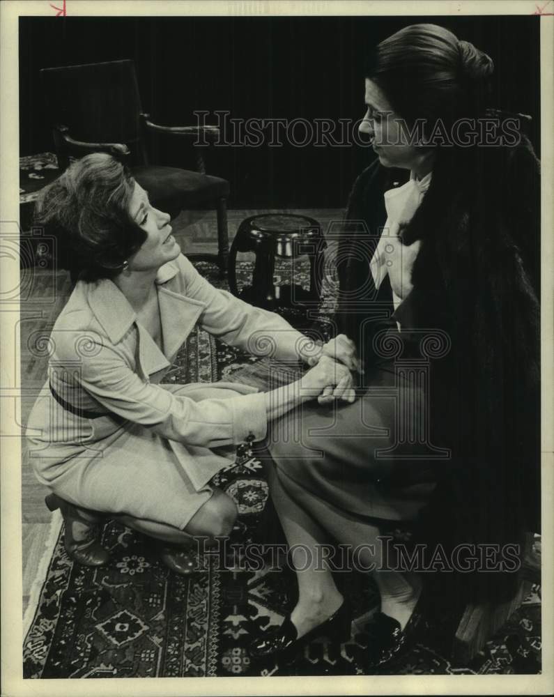1973 Press Photo Darlene Conley and Jeanette Clift in "All Over," Alley Theatre- Historic Images