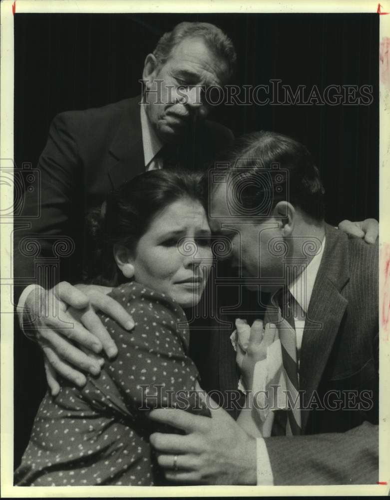 1985 Press Photo Verdict given - Alley Theater&#39;s &quot;Execution of Justice&quot; - Texas- Historic Images