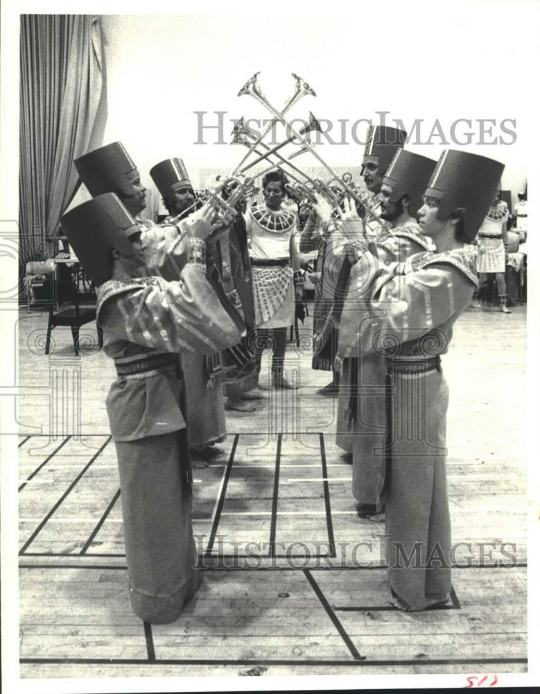 1978 Press Photo Crossed trumpets for Triumphal March - Houston Grand Opera