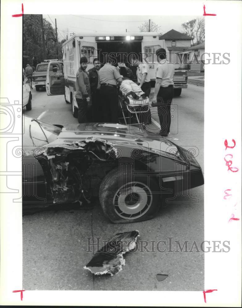 1990 Press Photo Houston resident taken to hospital after car accident- Historic Images