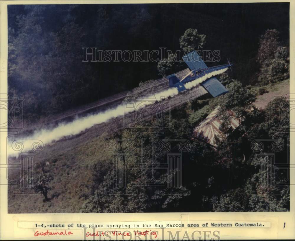 1990 Press Photo Plane spraying in the San Marcos area of Western Guatemala