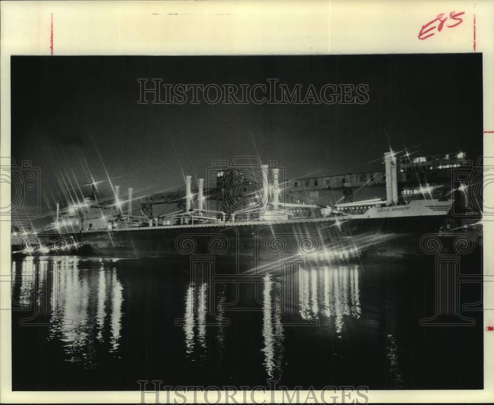 1976 Press Photo The Greek Ship Aegis Bravery at Port of Houston Grain Elevator
