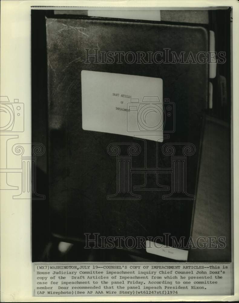 1974 Press Photo John Doar&#39;s copy of Draft Articles of Impeachment, Washington- Historic Images