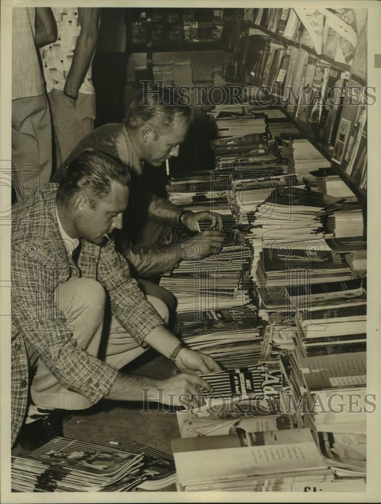 1957 Press Photo Obscene literature Being Sold in Houston&#39;s Stores. - hcx36400- Historic Images