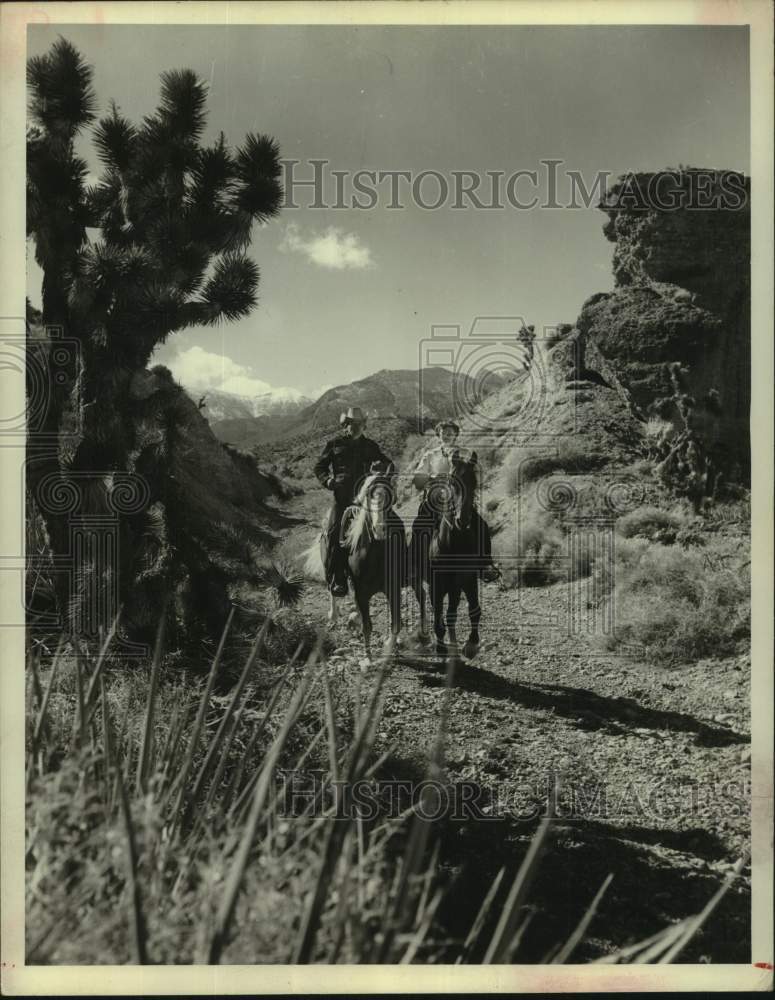 1962 Press Photo Couple on horseback along a bridle trail in Las Vegas, Nevada- Historic Images