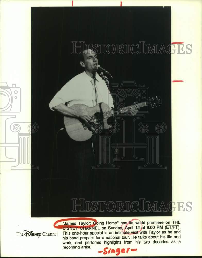 1992 Press Photo Singer James Taylor Performs Onstage - hcx40493- Historic Images