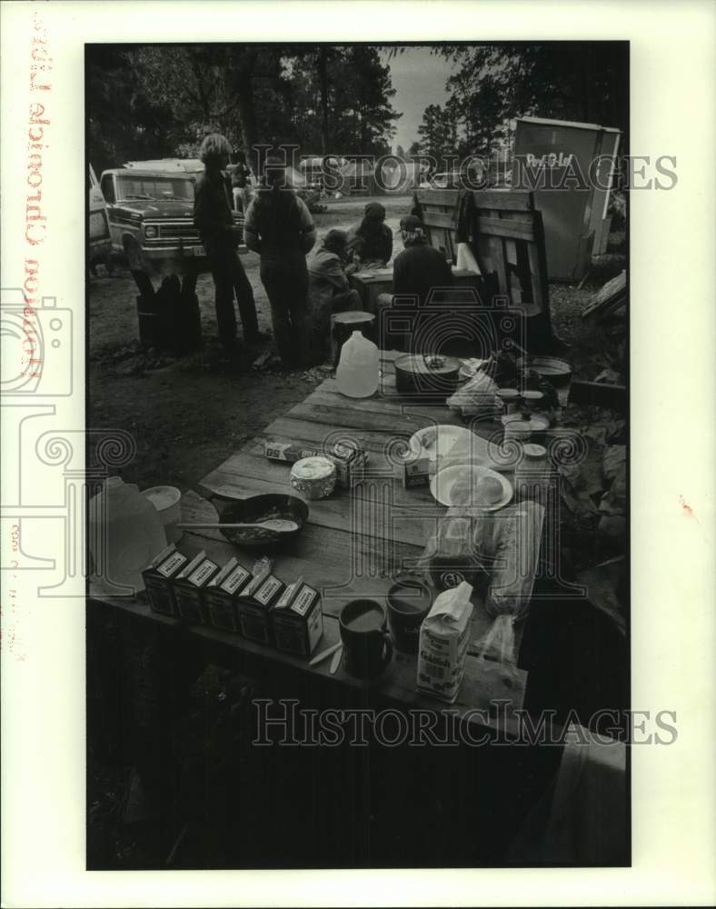 1983 Press Photo Food prep table at Reagan Ranch tent city - hcx42320- Historic Images