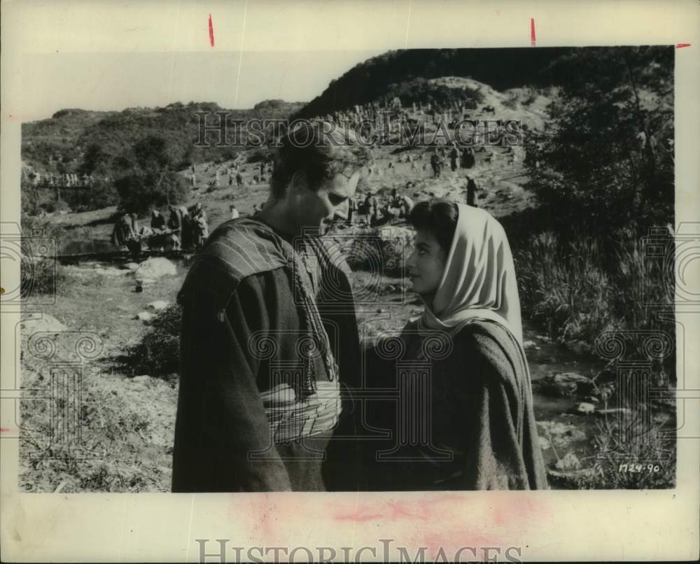 1961 Press Photo Charlton Heston &amp; Haya Harareet in scene from &quot;Ben-Hur&quot;- Historic Images