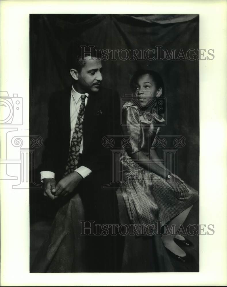 1991 Press Photo Davi Jay &amp; Allison Cherry in &quot;And the men shall also gather&quot;Â- Historic Images