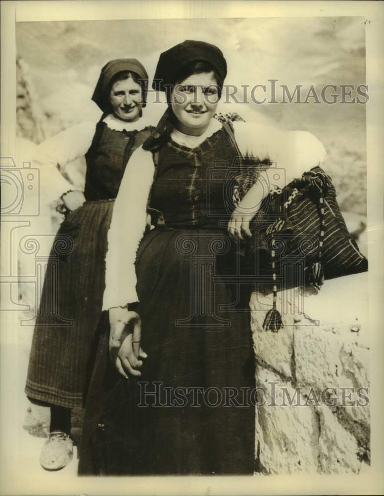 1941 Press Photo Brides-to-be on way to a double wedding in Split, Yugoslavia- Historic Images