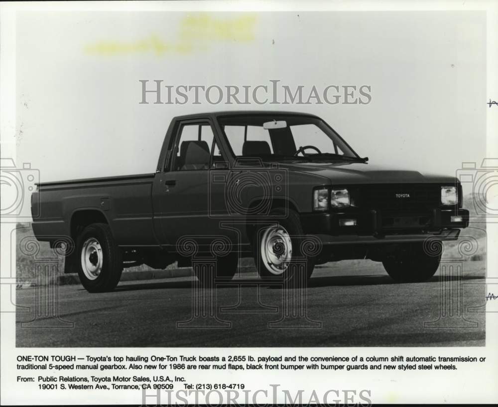 1988 Press Photo Toyota&#39;s One-Ton Truck has bumper guards and new steel wheels- Historic Images