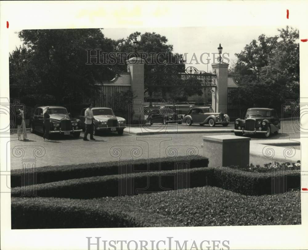 1989 Press Photo Parade of Rolls Royce automobiles at the Huntingdon - hcx46532- Historic Images