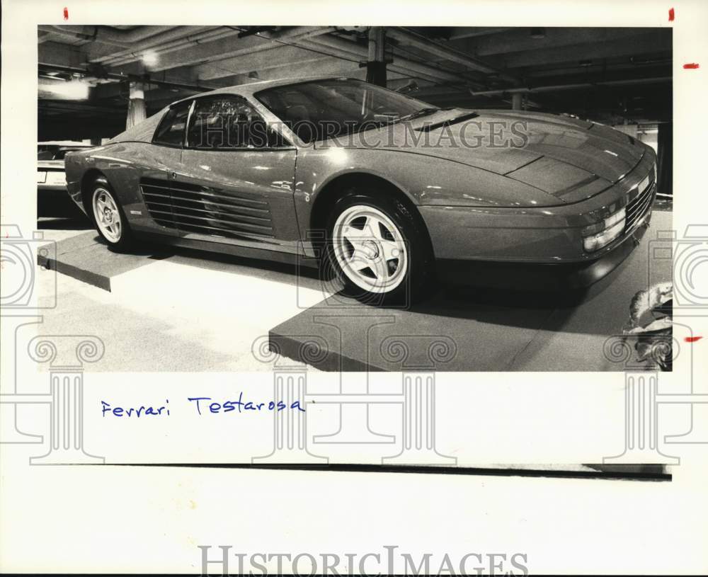 1985 Press Photo A Ferrari Testarossa on display at the Houston Auto Show- Historic Images