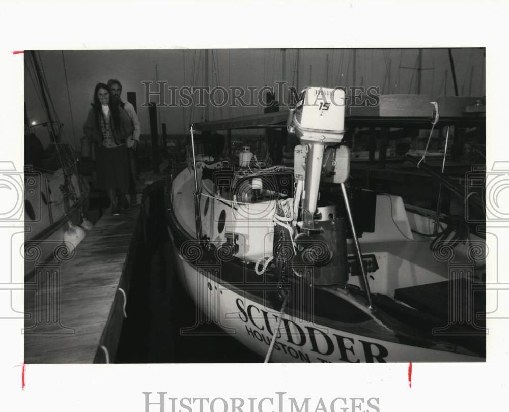 1991 Press Photo Jimmy and Joni Buchanan live aboard their boat, the Scudder- Historic Images