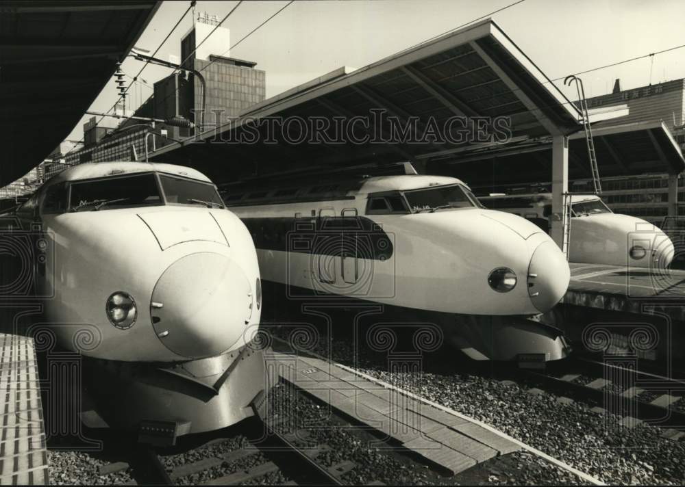 1986 Press Photo Bullet trains called Shinkansens in Tokyo Station - hcx46718- Historic Images