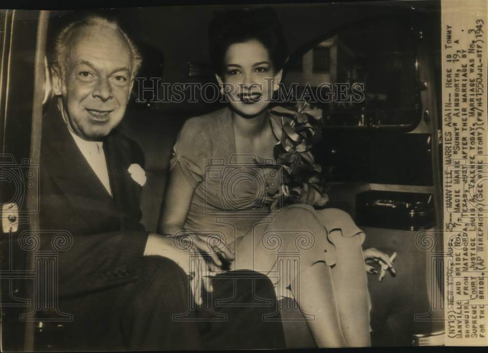 1943 Press Photo Tommy Manville and his wife Macie Marie "Sunny" Ainsworth- Historic Images