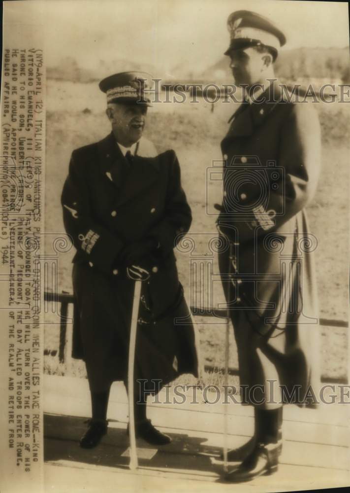 1944 Press Photo King Vittorio Emanuele III of Italy with his son, Umberto- Historic Images