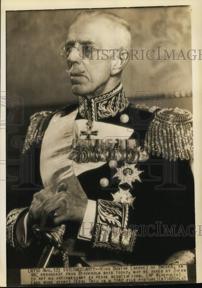 1942 Press Photo King Gustav of Sweden - hcx48979