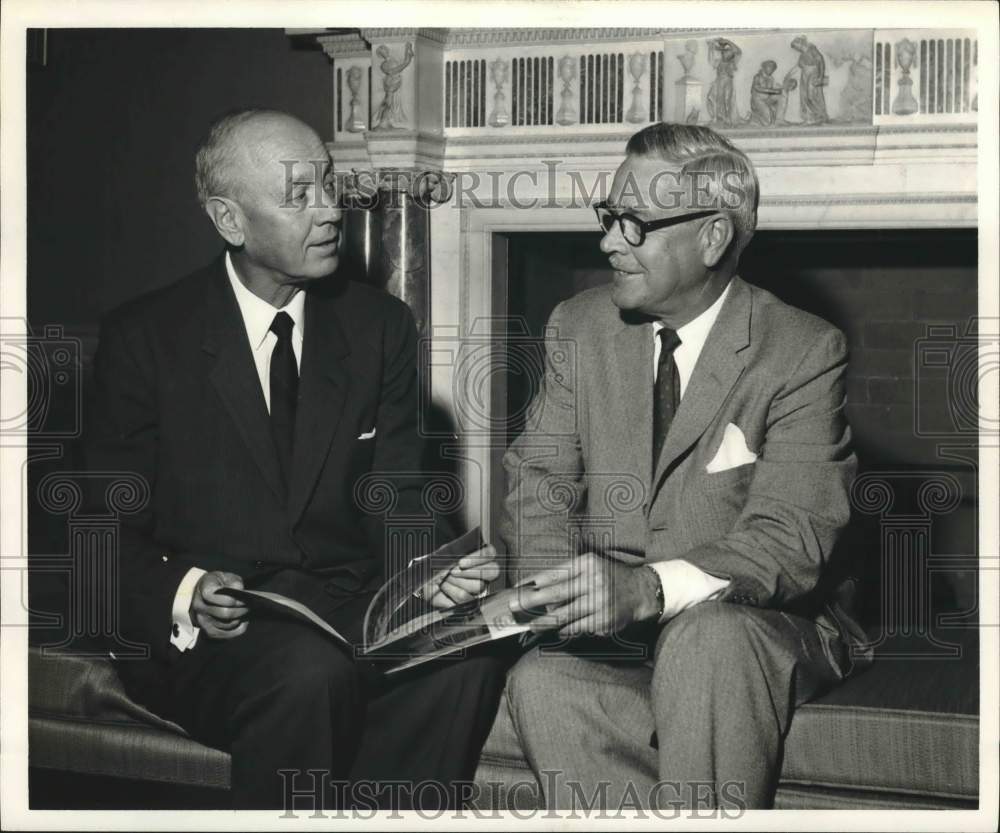 1960 Press Photo Theodore Sweigart, Brown Booth at Museum of Fine Arts- Historic Images