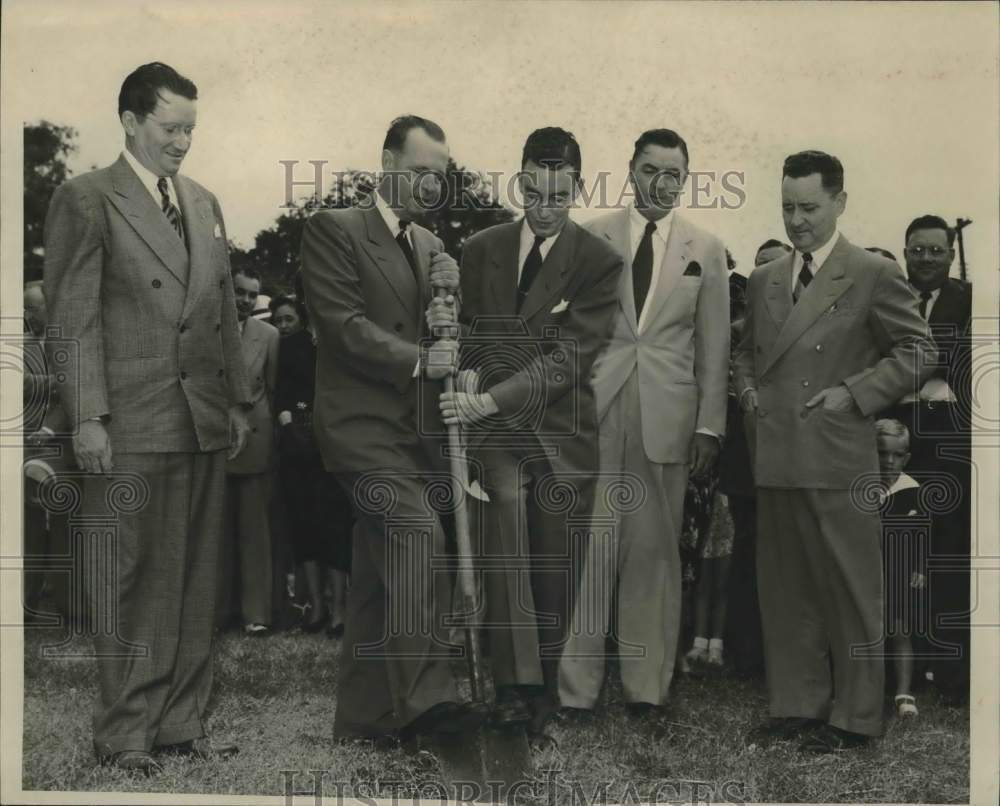 1948 Press Photo Breaking ground for Veterans Administration Building- Historic Images