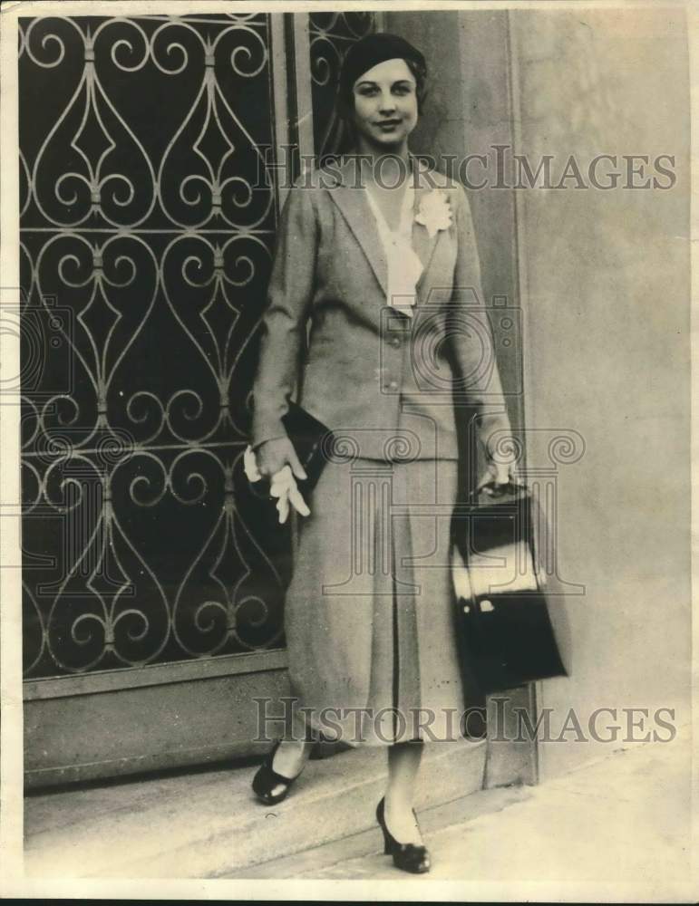 1932 Press Photo Helen Wills Moody departs her San Francisco home - hcx50837- Historic Images