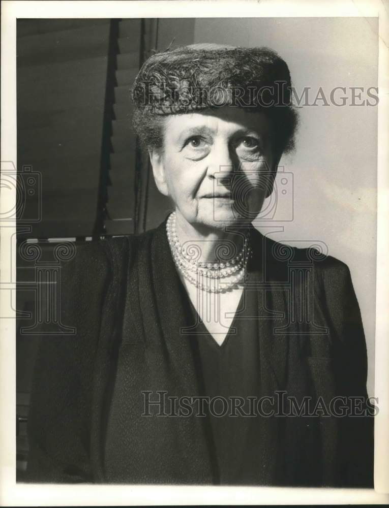 1957 Press Photo Frances Perkins at home inNew York; First woman cabinet member- Historic Images