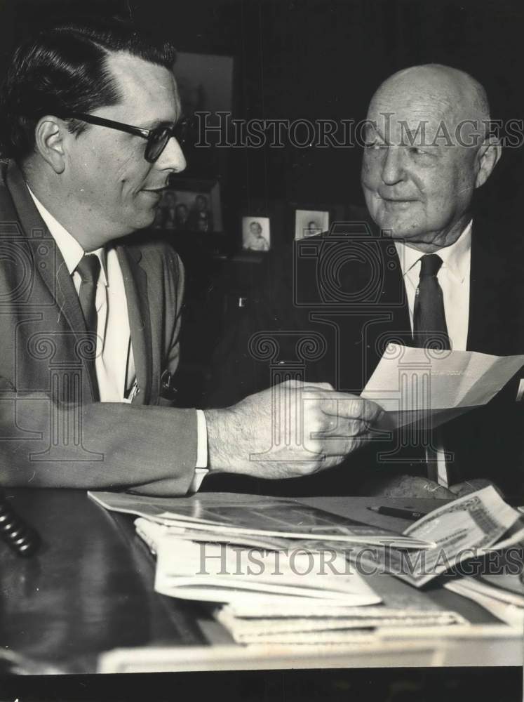 1966 Press Photo Trustee W. W. Moore with School Board President Bob Eckels- Historic Images