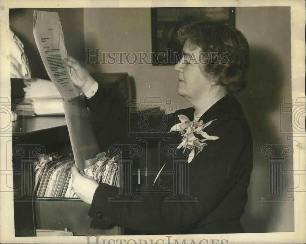 1936 Press Photo Rep. Edith Nourse Rogers at work in Washington, D.C.- Historic Images