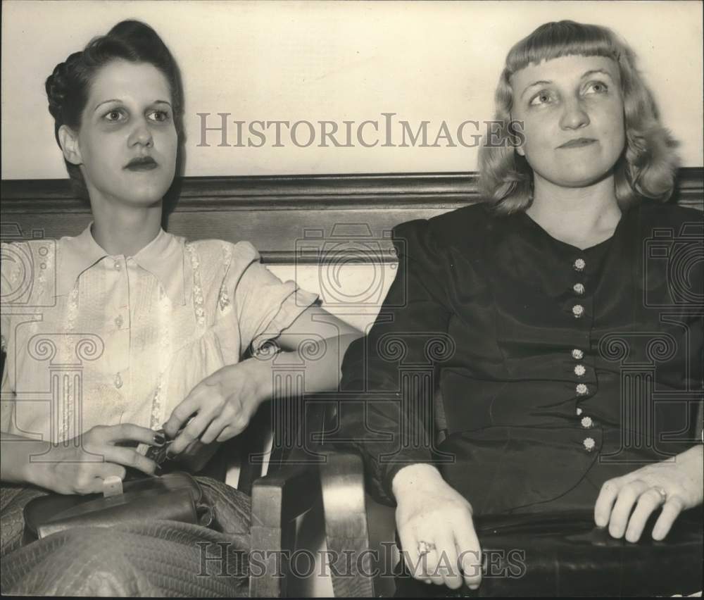 1949 Press Photo Grand Jury witnesses Miss Colleen Sullivan &amp; Mrs. J. Scarbrough- Historic Images