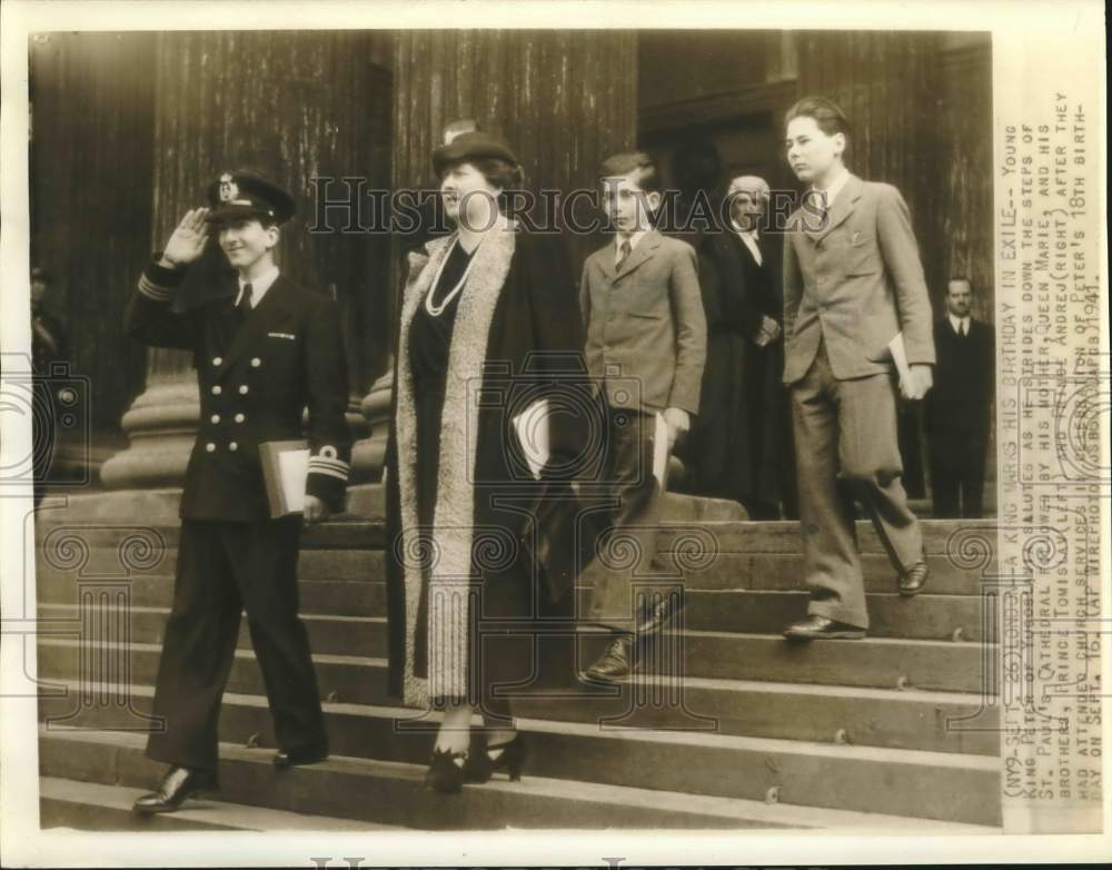 1941 Press Photo King Peter of Yugoslavia with family at St. Paul&#39;s Cathedral- Historic Images