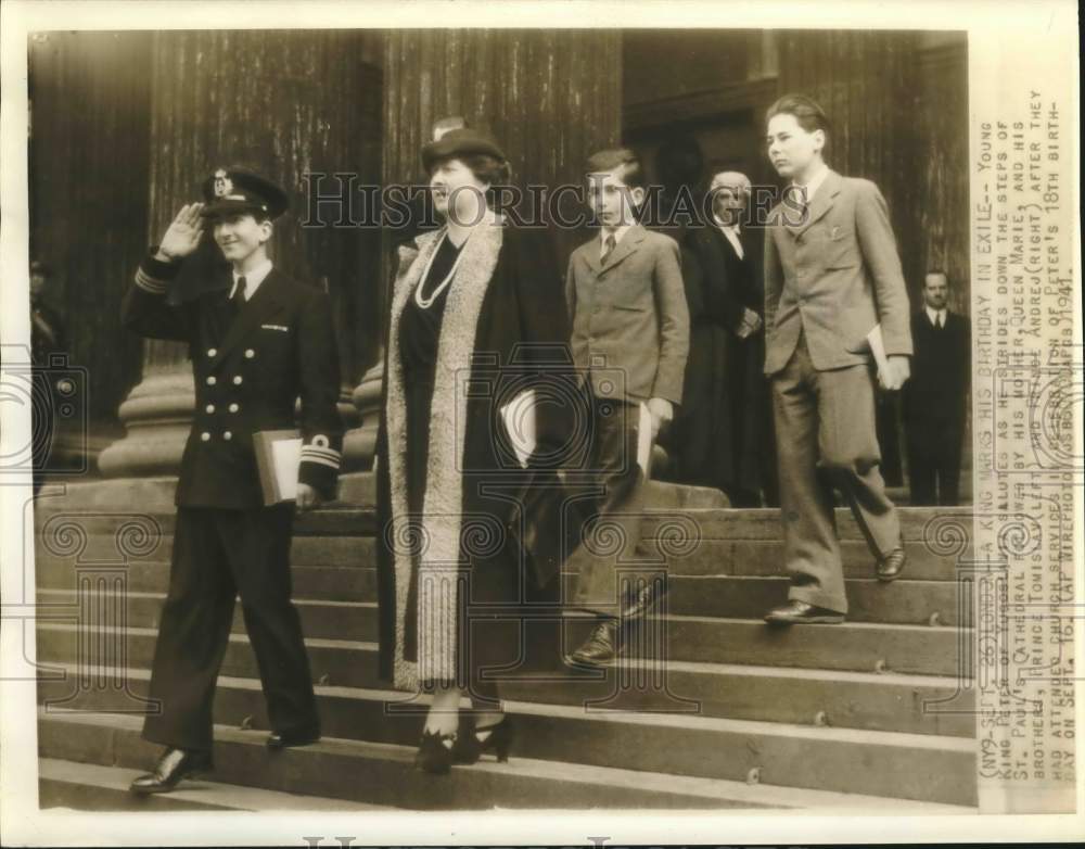 1941 Press Photo King Peter of Yugoslavia with family at St. Paul's Cathedral- Historic Images