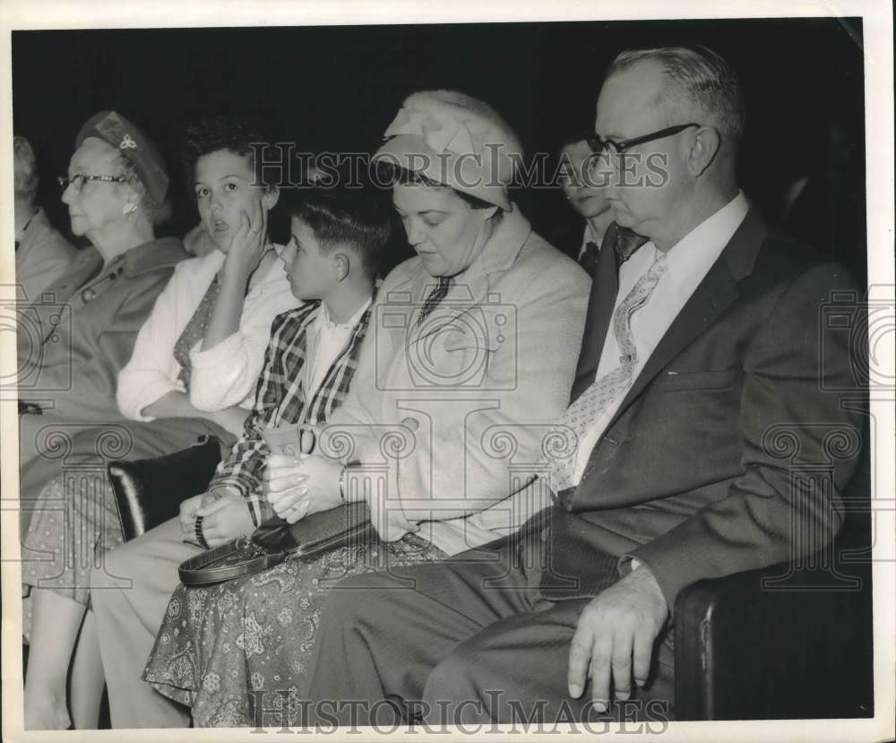 1960 Press Photo Fire Captain Stahl in Houston, Texas - hcx51622- Historic Images