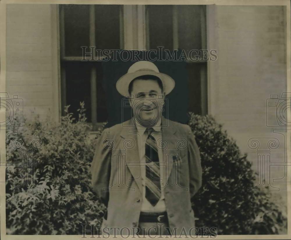 1951 Press Photo Jeff Spencer, wounded Harris County deputy Sheriff - hcx51662- Historic Images