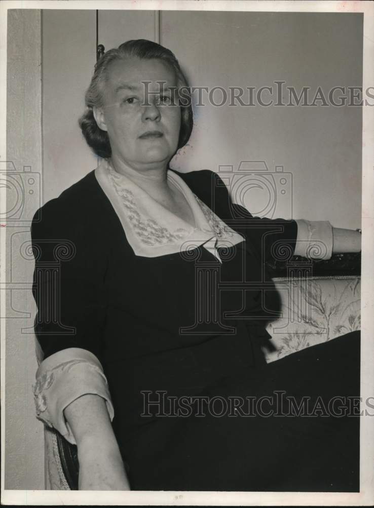 1941 Press Photo Well-known columnist Dorothy Thompson - hcx51955- Historic Images