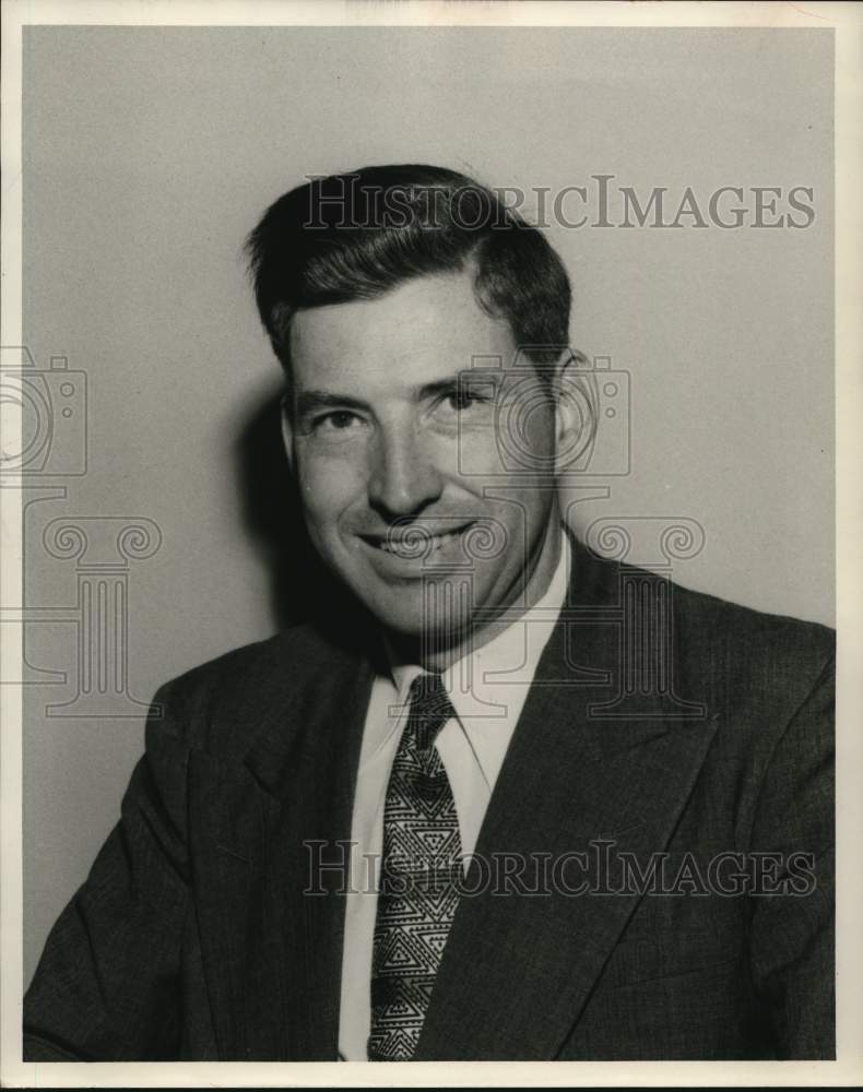 1957 Press Photo Heights Savings and Loan's vice president William Rouse.