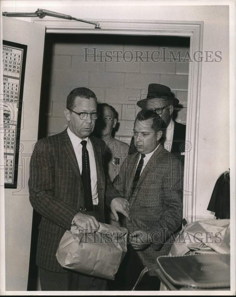 1959 Press Photo Joseph Selby Sr., attorney Joe Moss &amp; Joseph Selby Jr., Houston- Historic Images