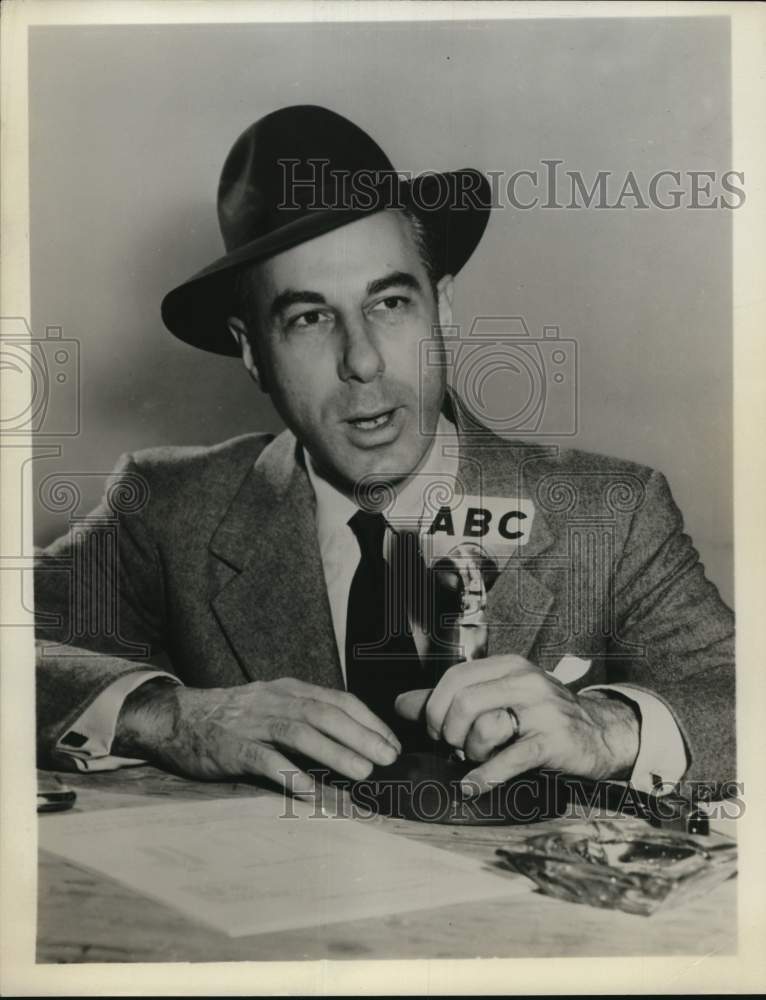 1952 Press Photo ABC radio personality Bill Stern. - hcx52340- Historic Images