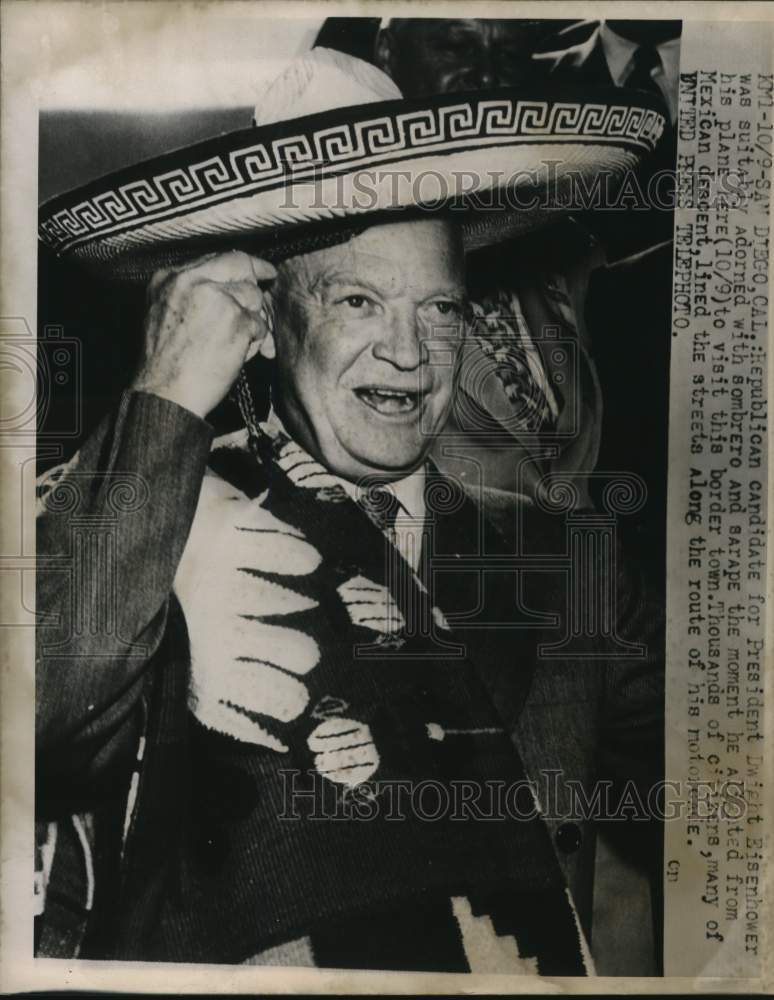 Press Photo Dwight Eisenhower alights plane in San Diego, California.- Historic Images