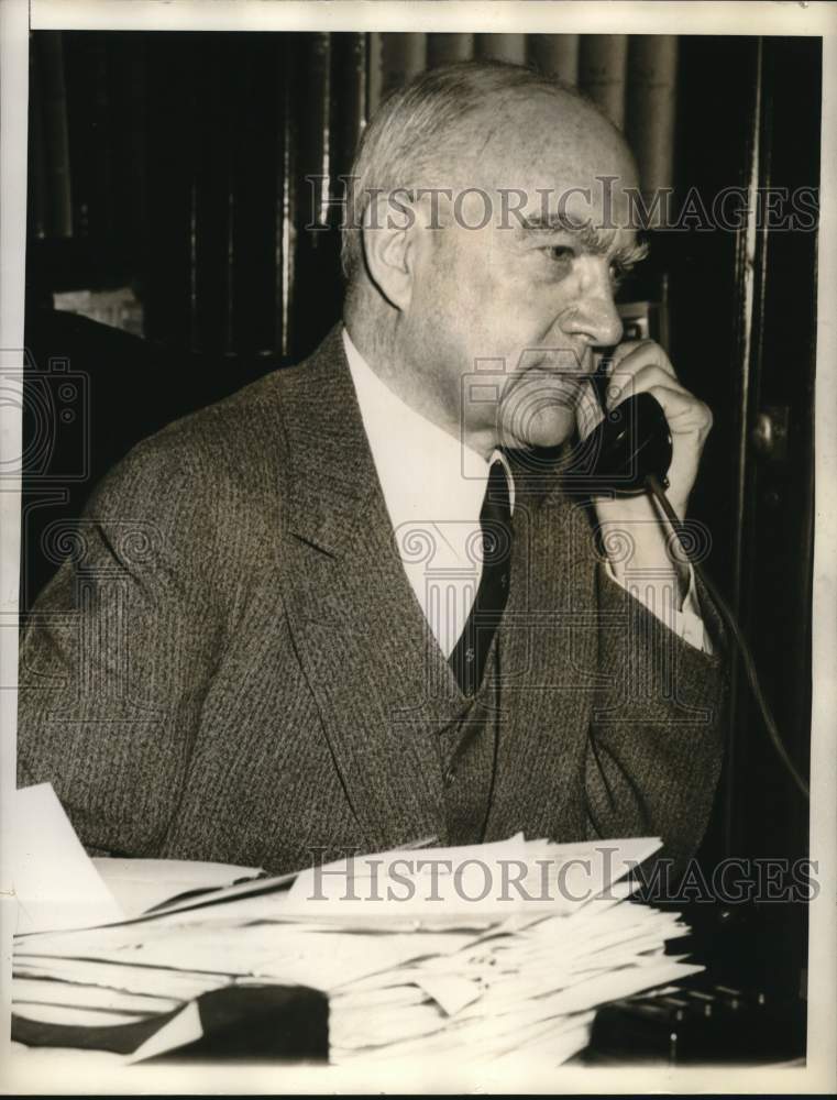 1941 Press Photo House Judiciary Chairman Hatton Sumners talks on phone in D.C.- Historic Images