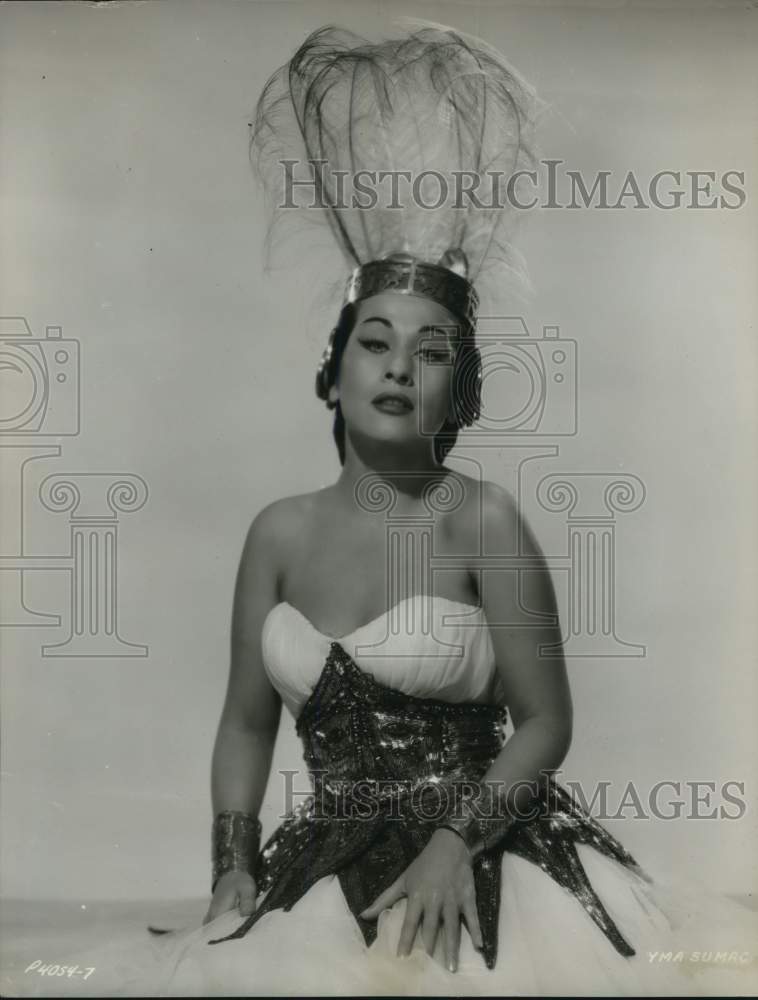 1954 Press Photo YMA Sumac, Peruvian singer stars in &quot;Secret of the Incas.&quot;- Historic Images