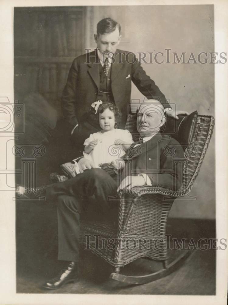 1919 Press Photo Kansas Governor Alf M. Landon with Family in Independence- Historic Images