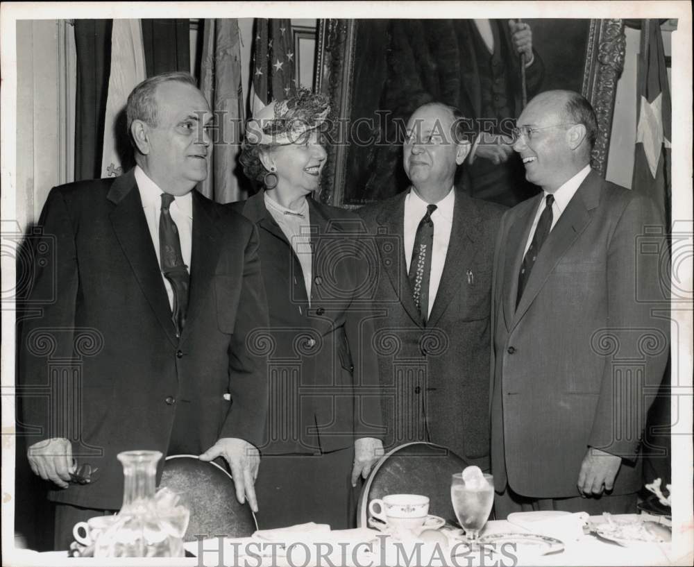 1954 Press Photo R. J. Watts and group at Texas Independence Day lunch- Historic Images