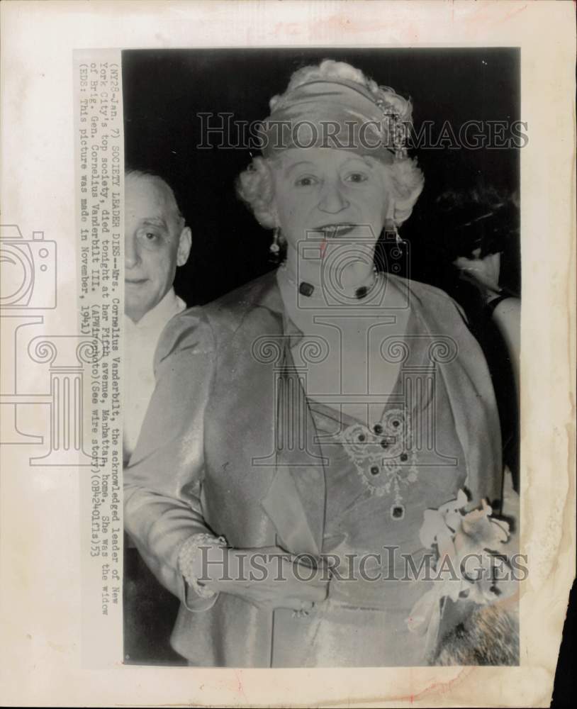 1941 Press Photo New York City Socialite Mrs. Cornelius Vanderbilt - hcx54041- Historic Images