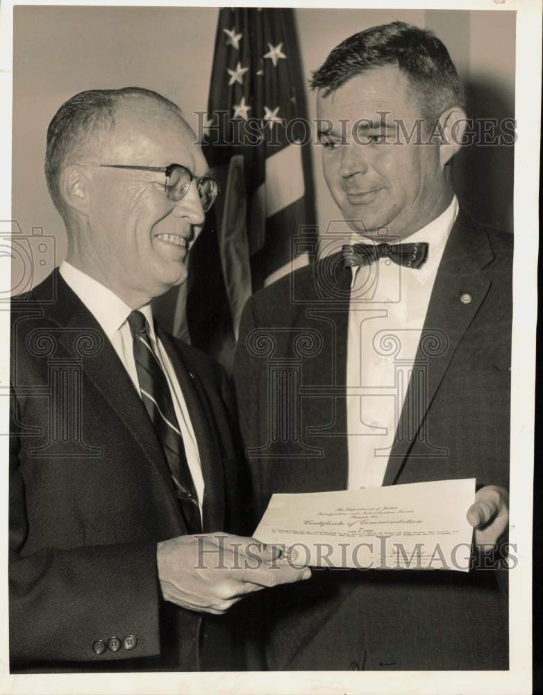 1958 Press Photo Immigration and Naturalization officer John Owens in Houston- Historic Images