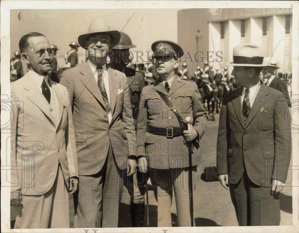 1933 Press Photo L.E. Snavely, E. Drown, Joe Winfree, Claude Carter at fair- Historic Images